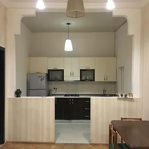 https://27-guest-house.alltbilisihotels.com