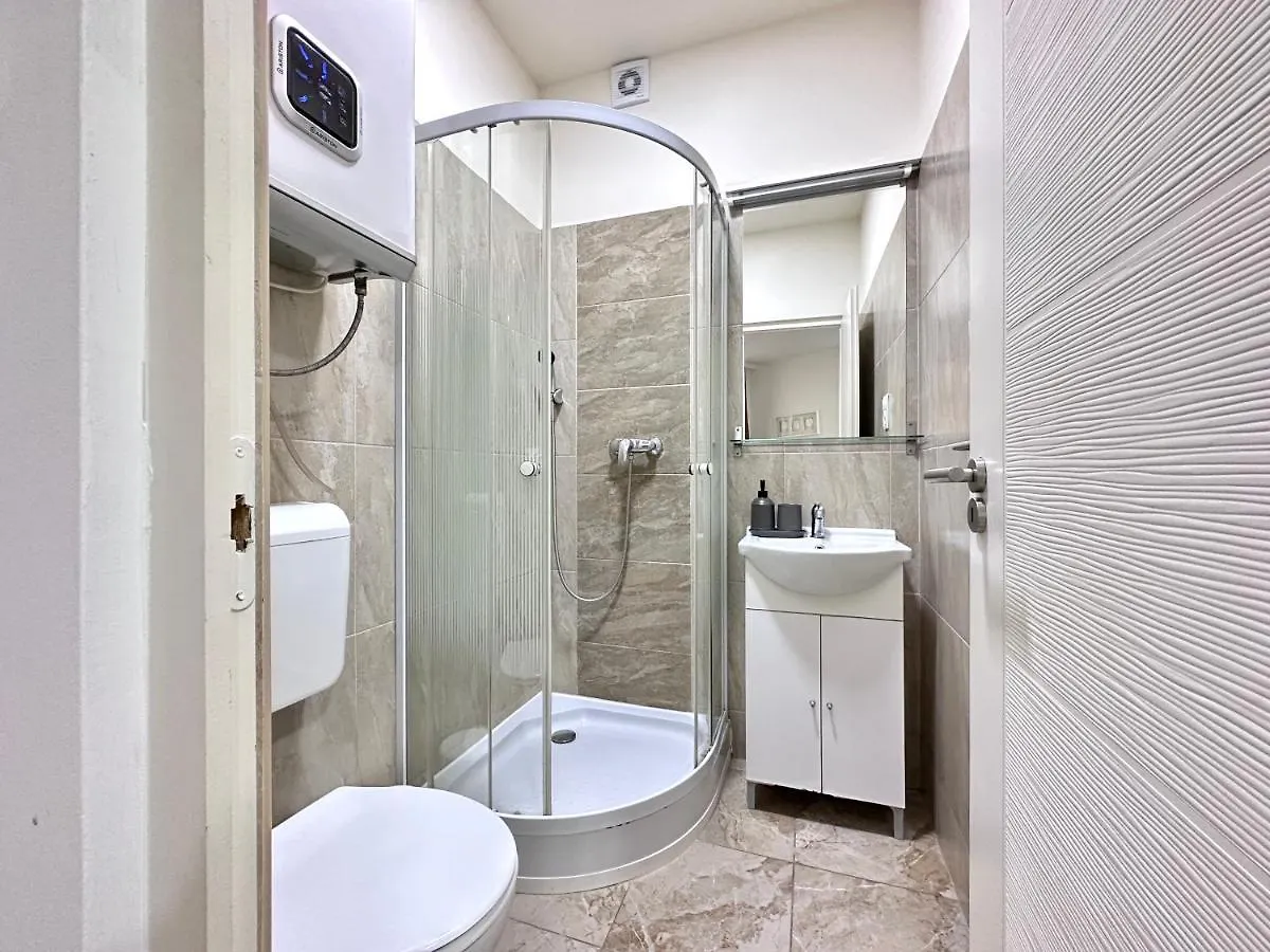 Central Seasons Design Apartments Budapest 0*,